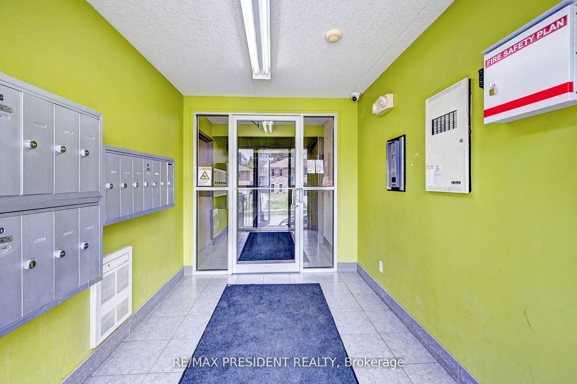 261 Lester Street, #504