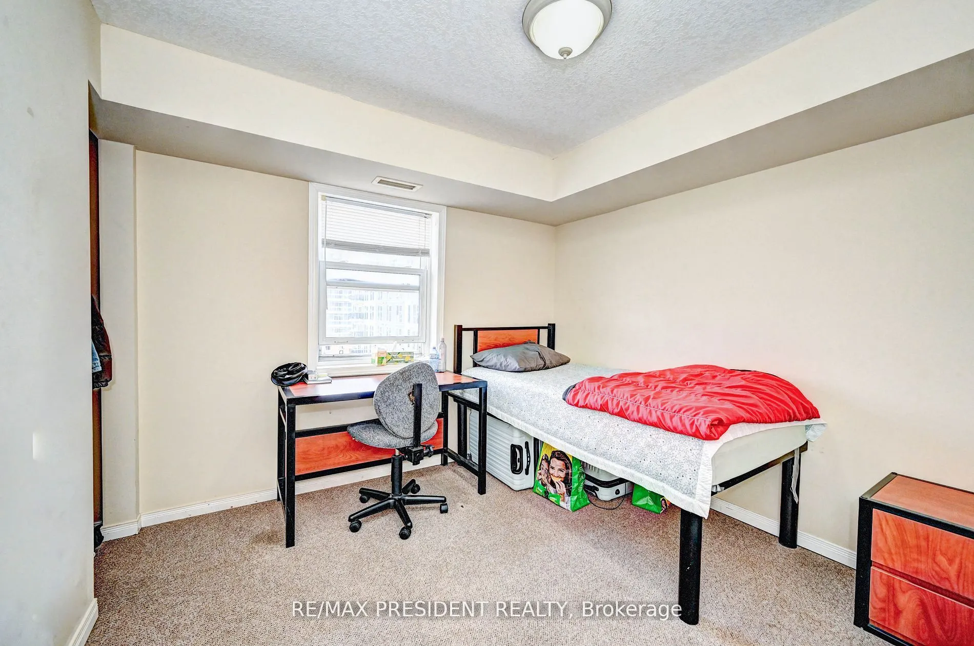 261 Lester Street, #504
