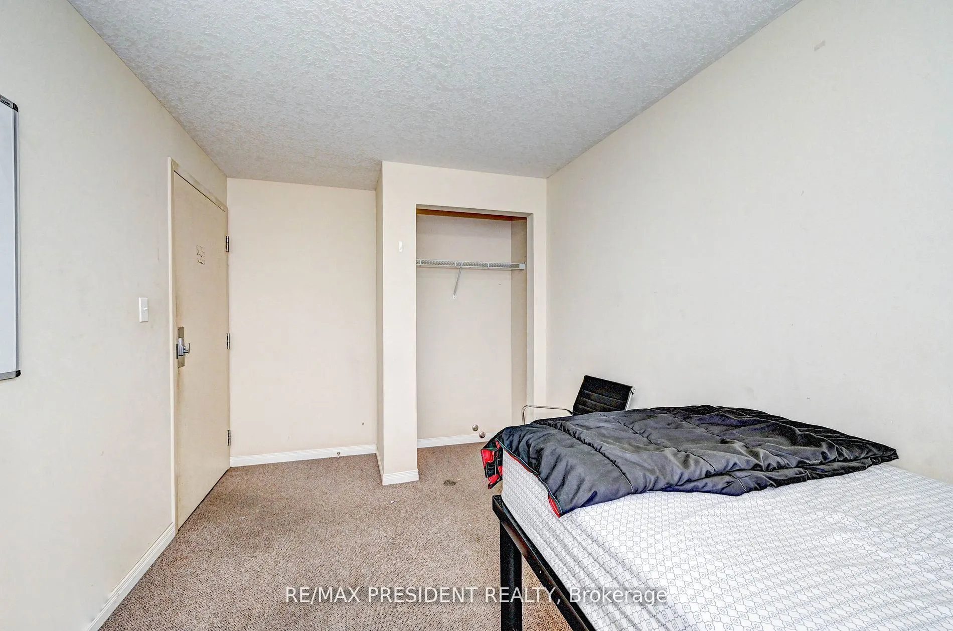 261 Lester Street, #504
