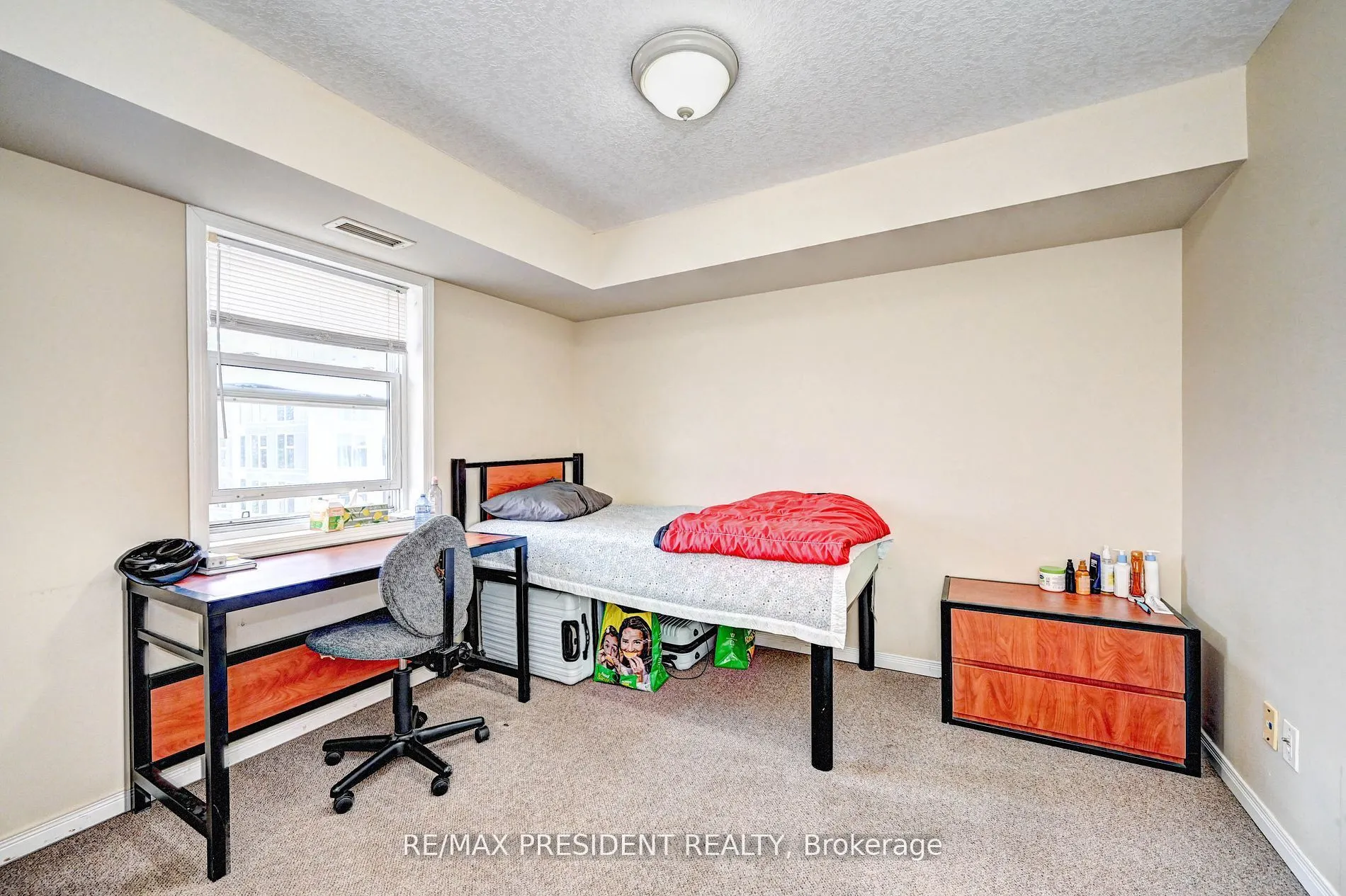 261 Lester Street, #504