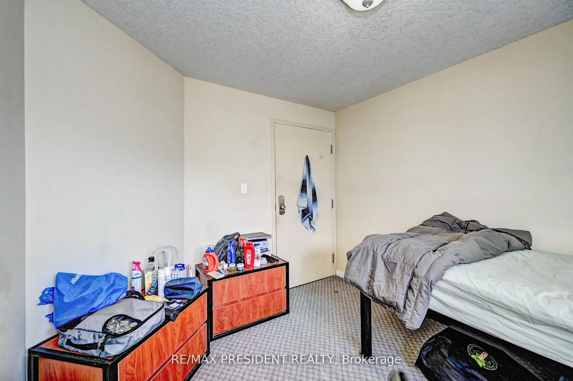 261 Lester Street, #504