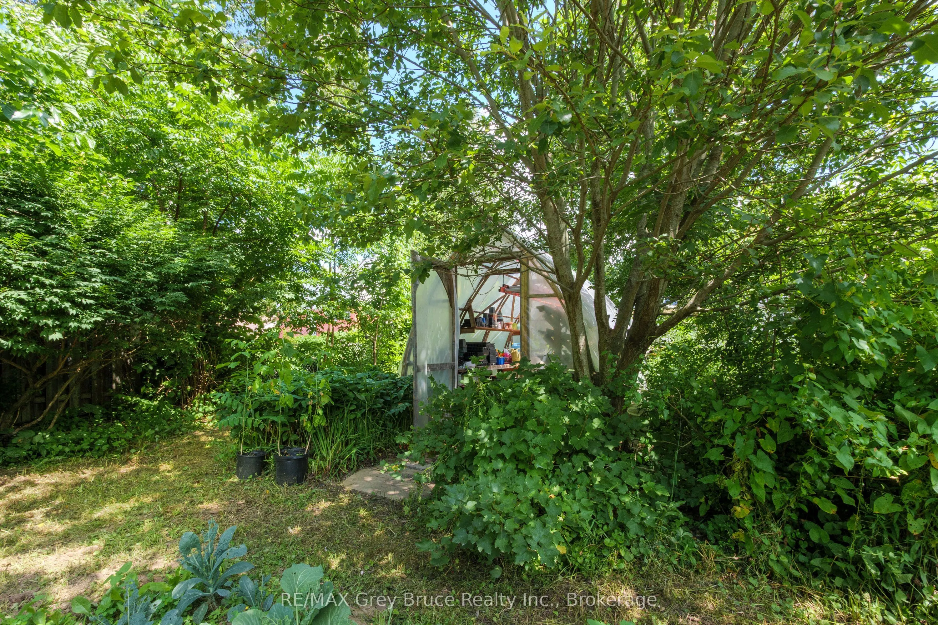 780 4th Avenue W