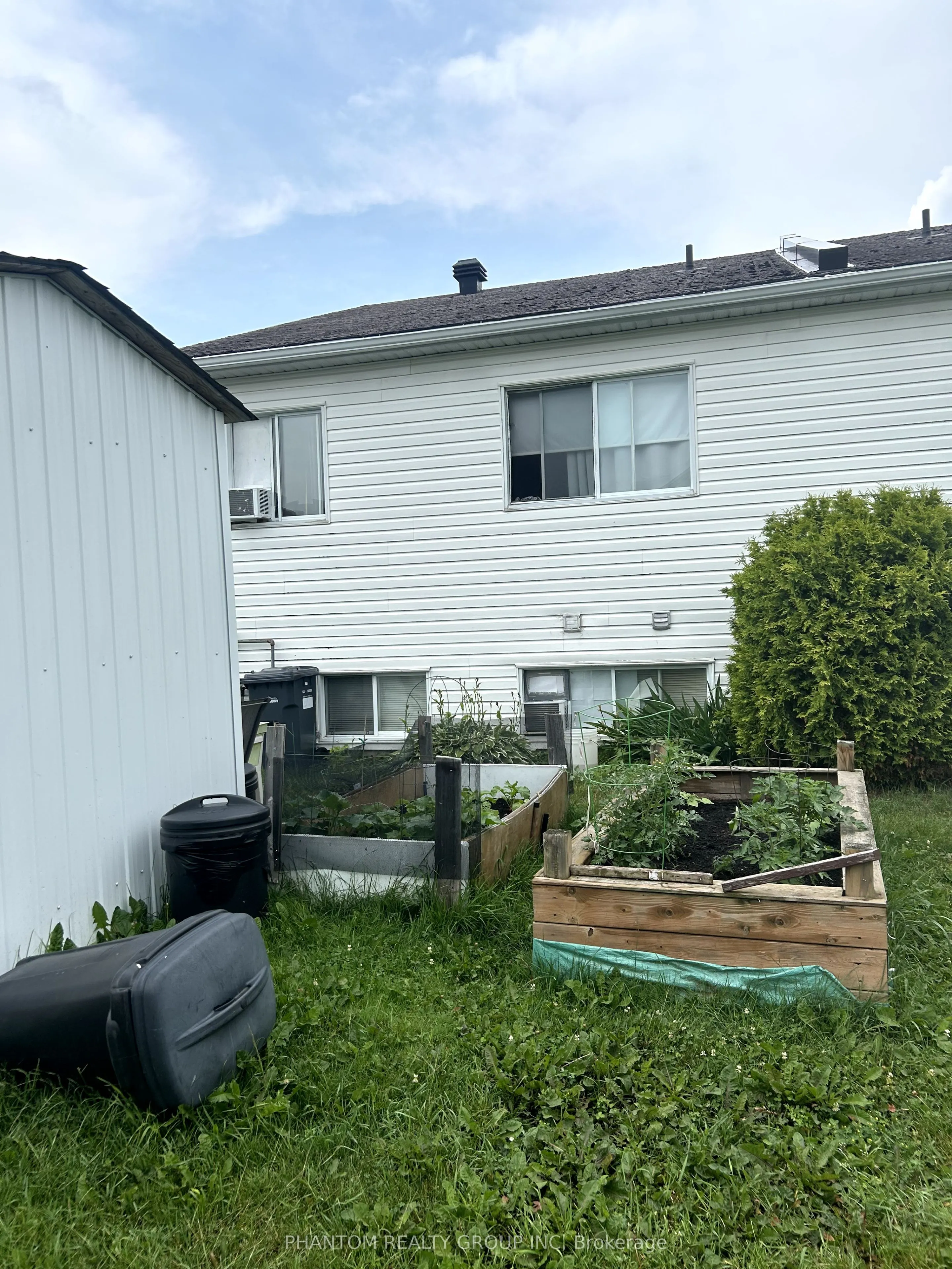 607 Paul Crescent
