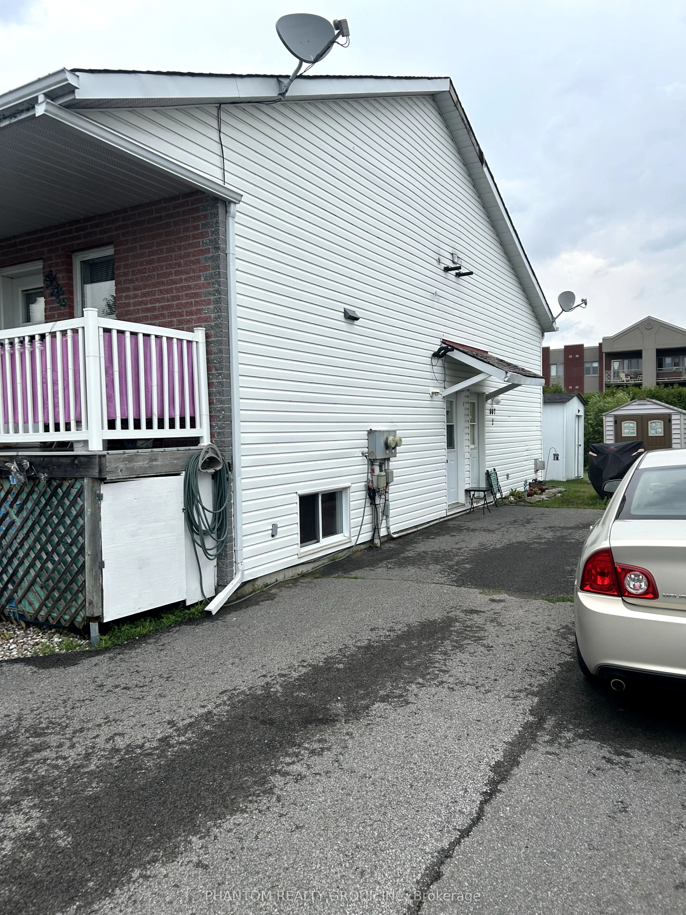 607 Paul Crescent
