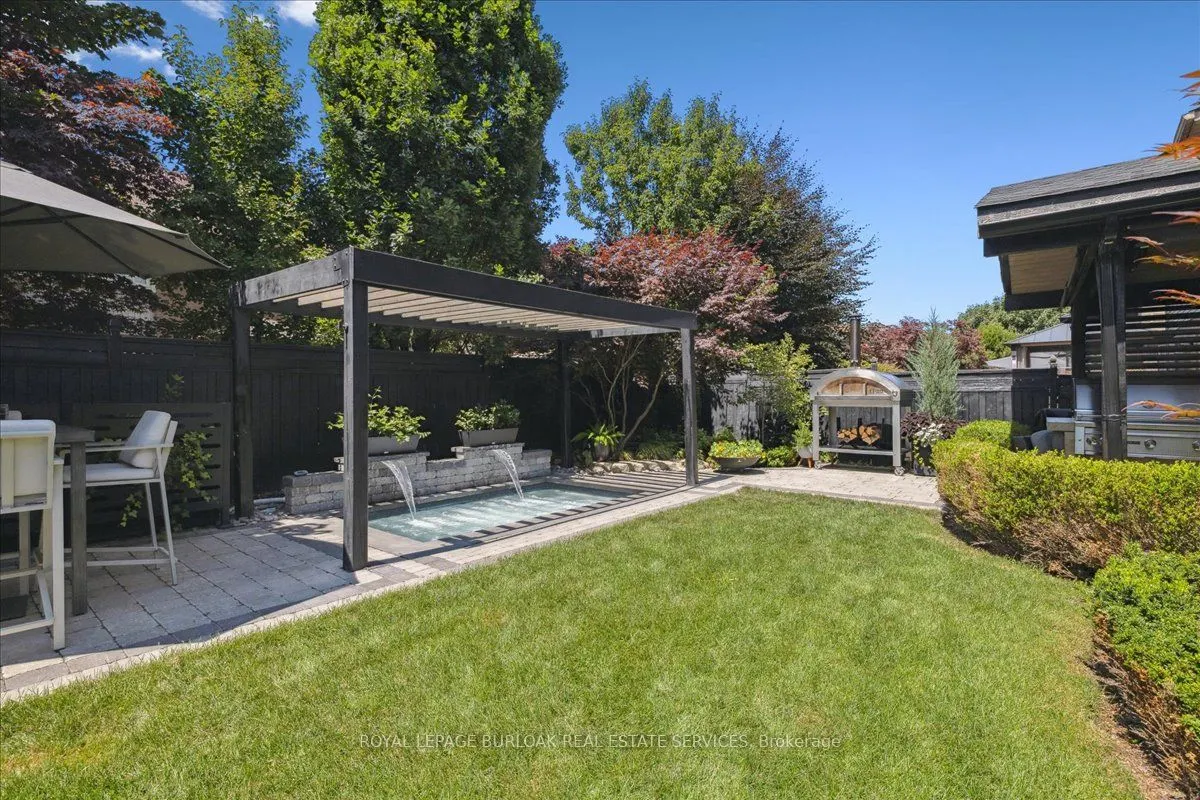 61 Niska Drive