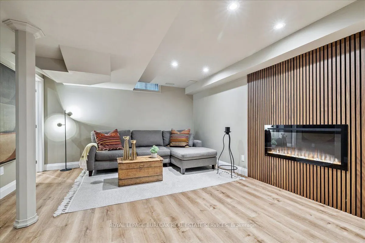61 Niska Drive