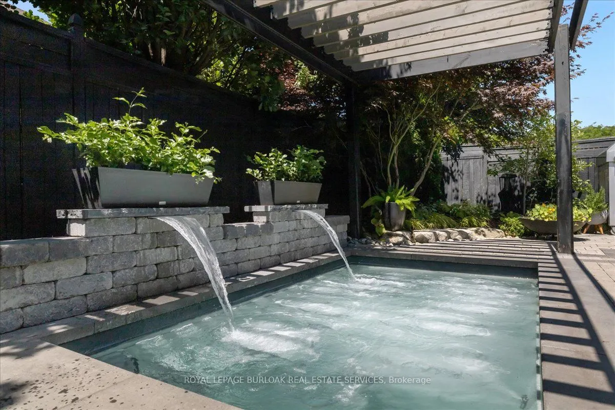 61 Niska Drive