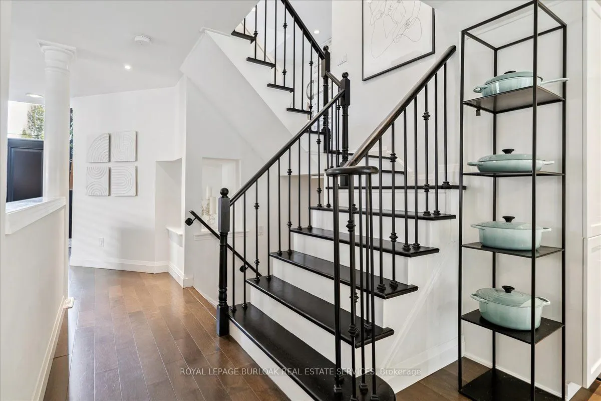 61 Niska Drive