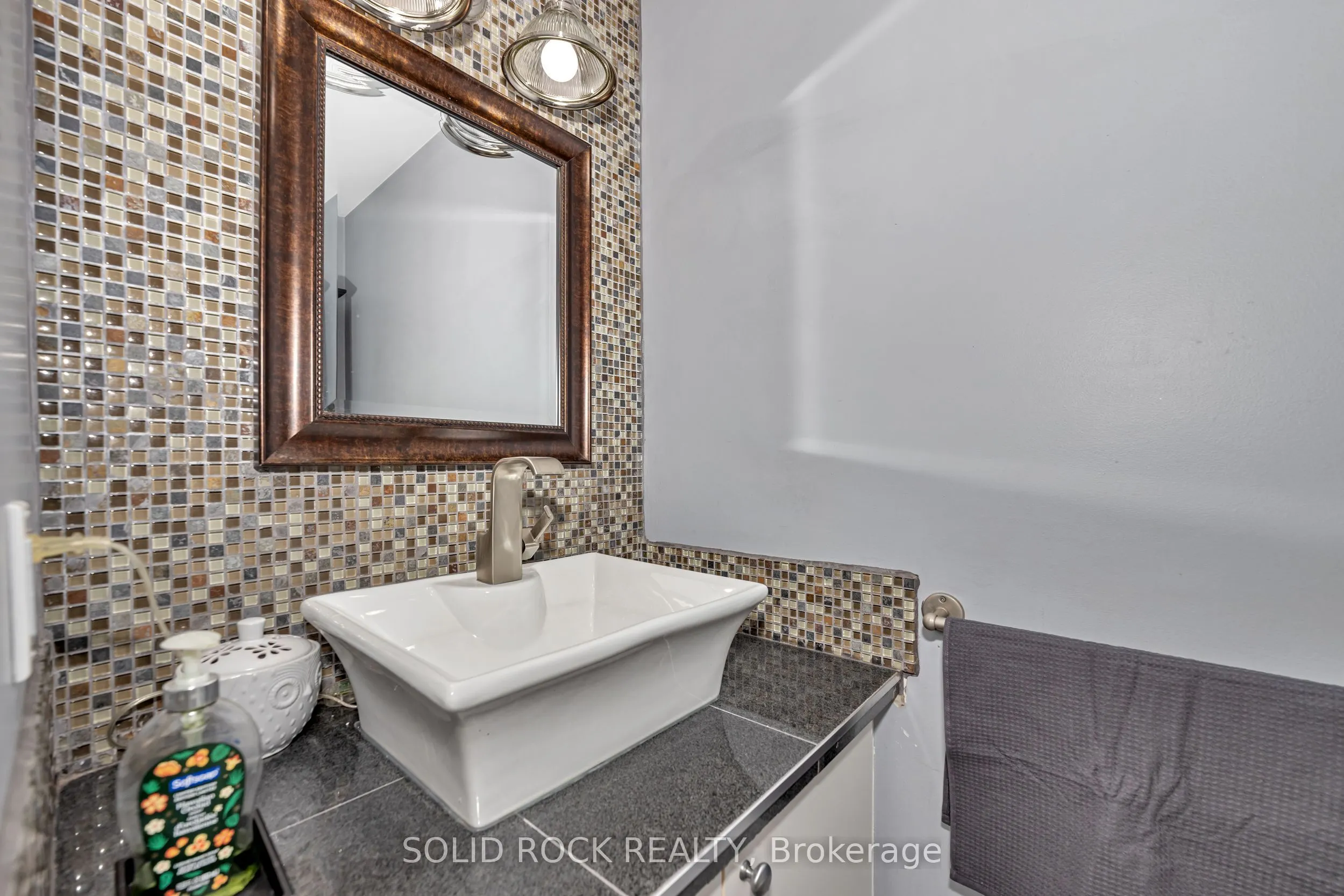 37 Grenadier Way