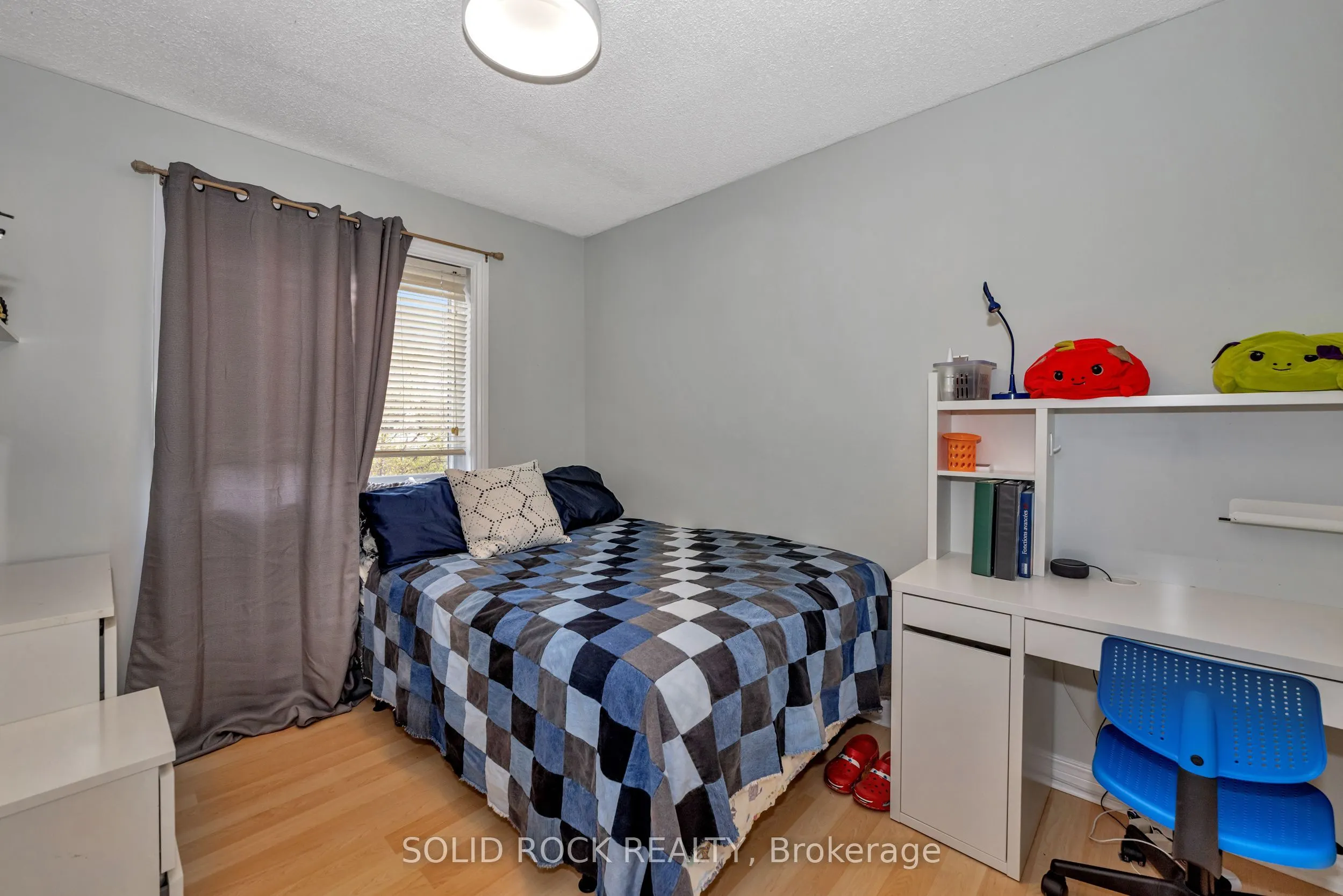 37 Grenadier Way