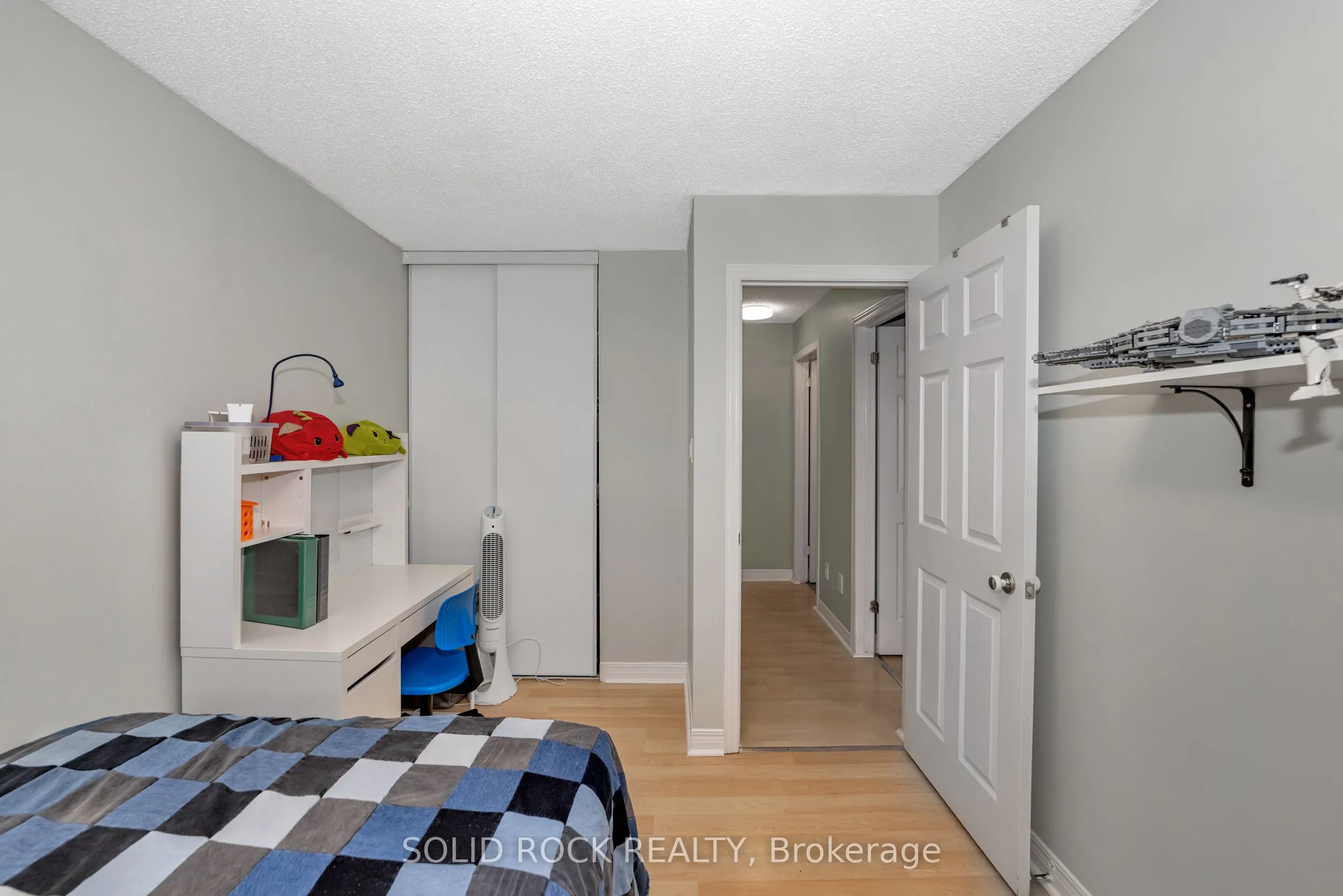 37 Grenadier Way