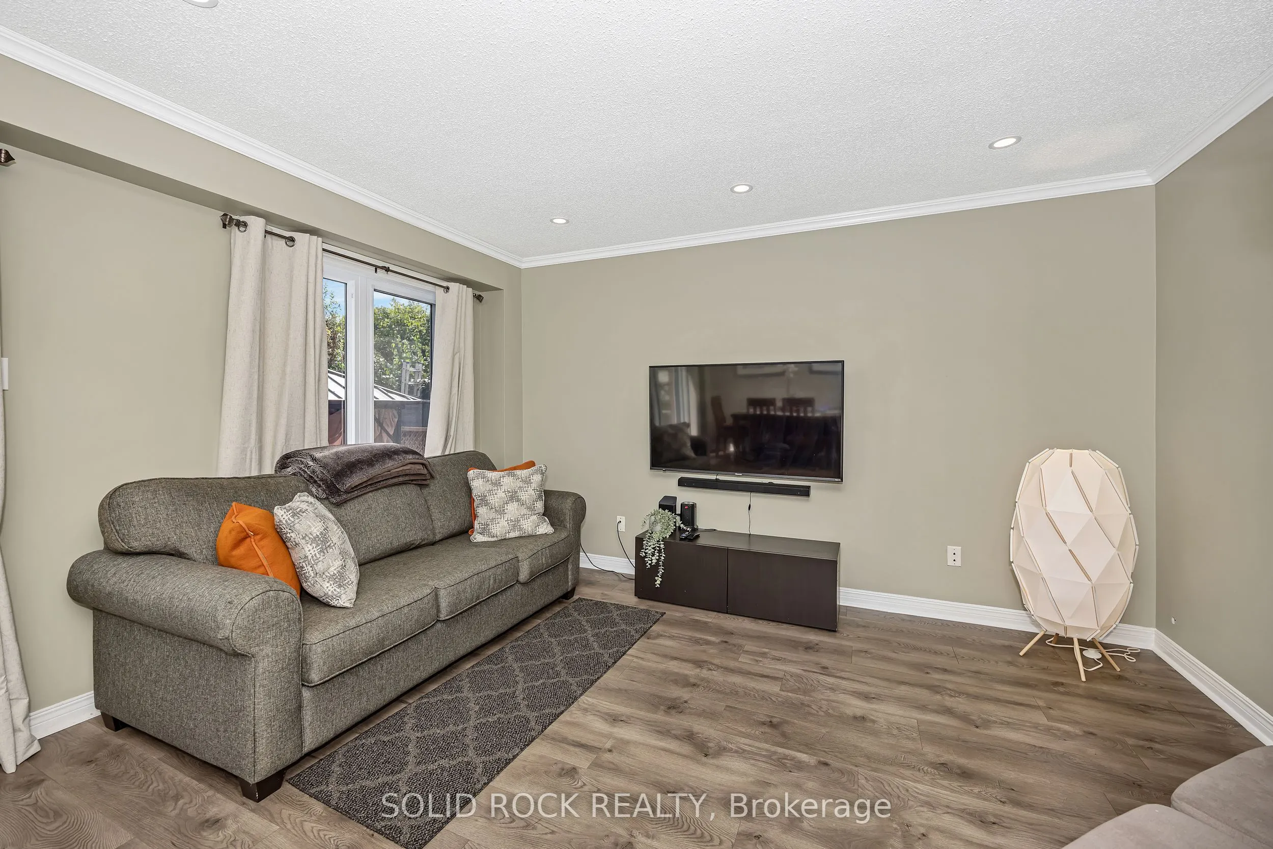 37 Grenadier Way