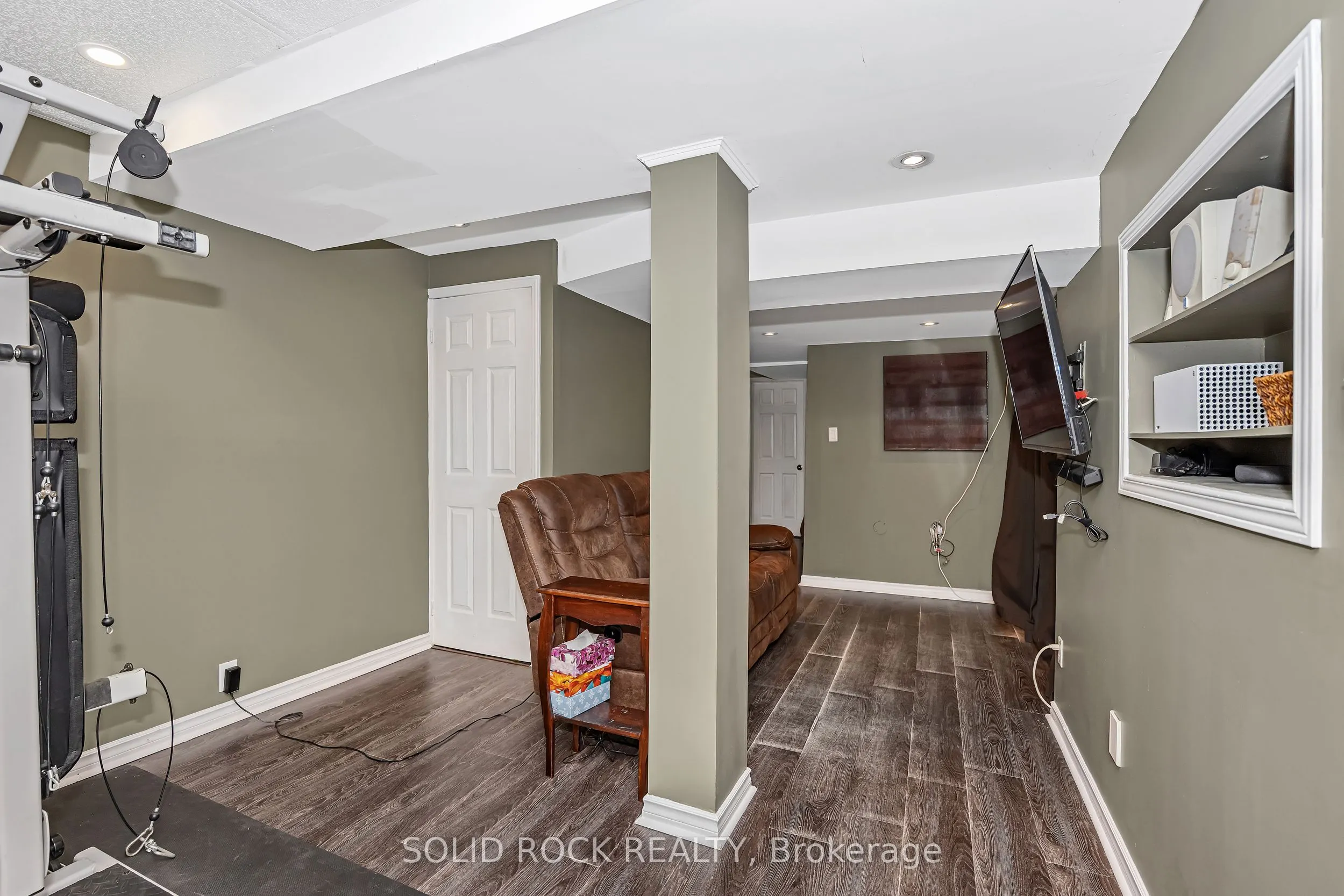 37 Grenadier Way