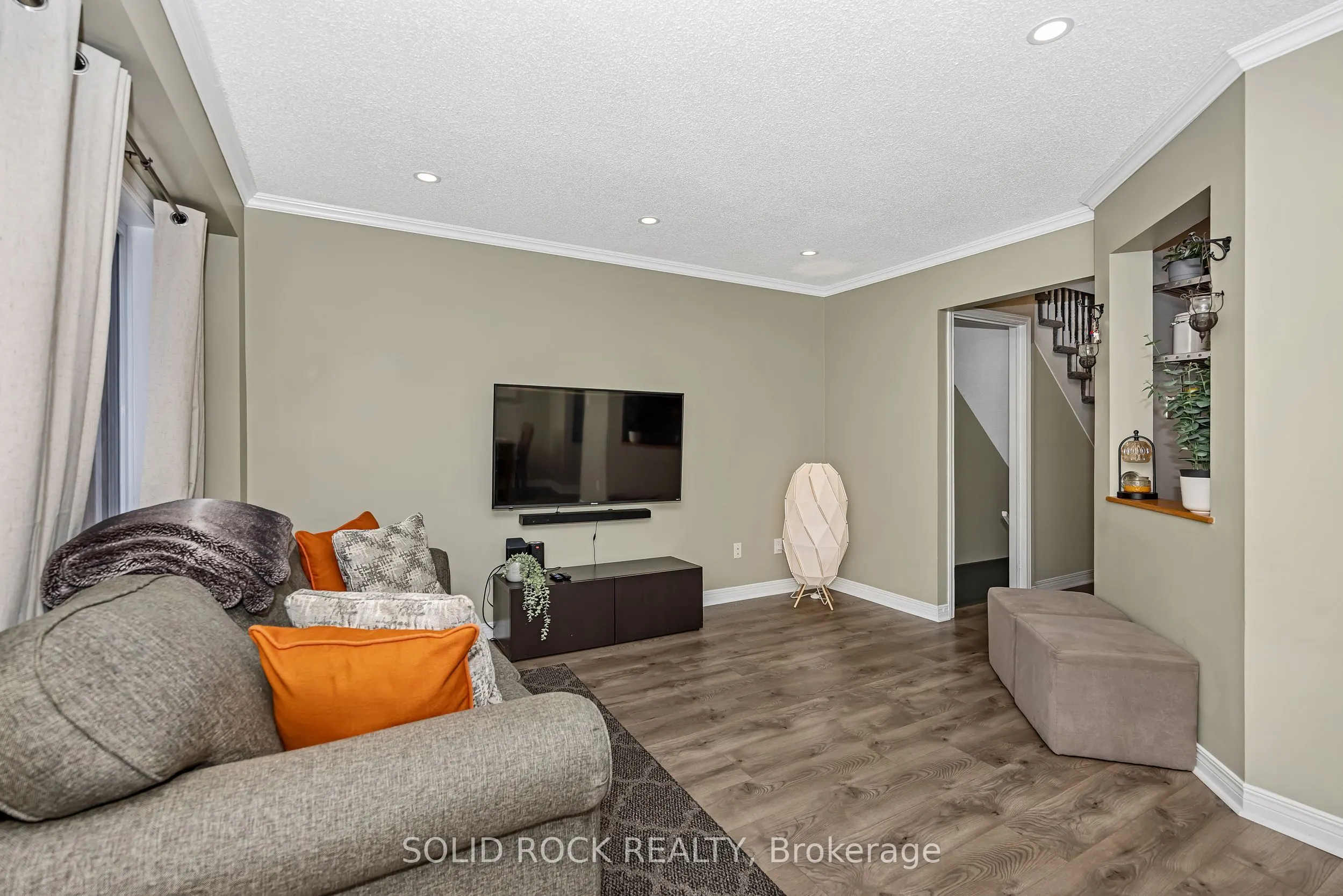 37 Grenadier Way