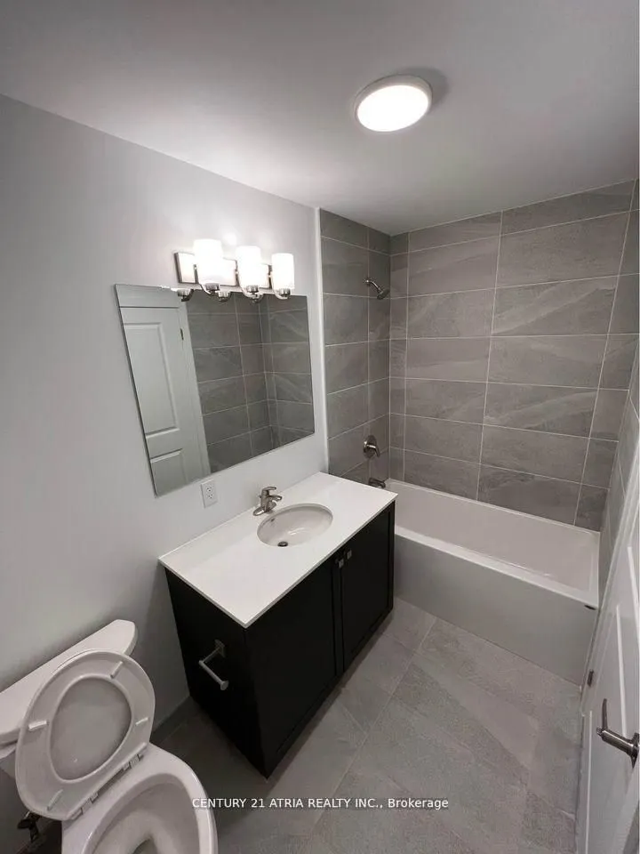 19A West Street N, #303