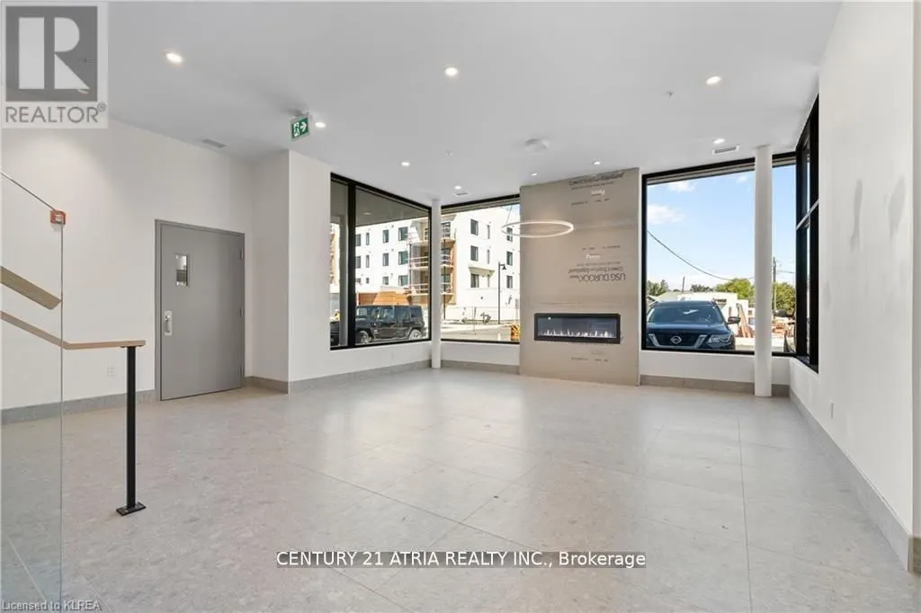 19A West Street N, #303