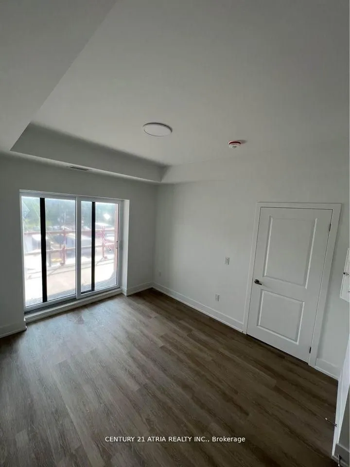 19A West Street N, #303