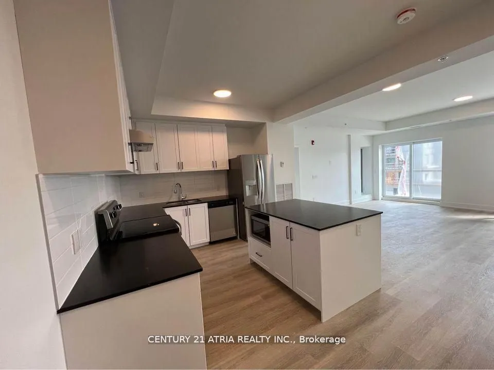 19A West Street N, #303