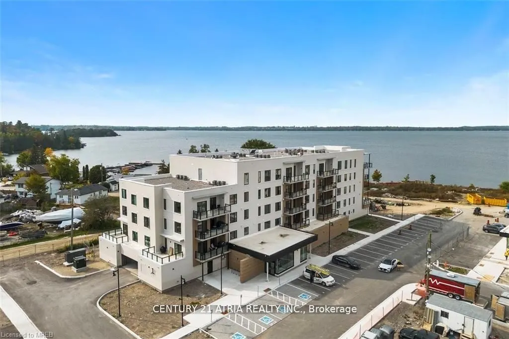 19A West Street N, #303