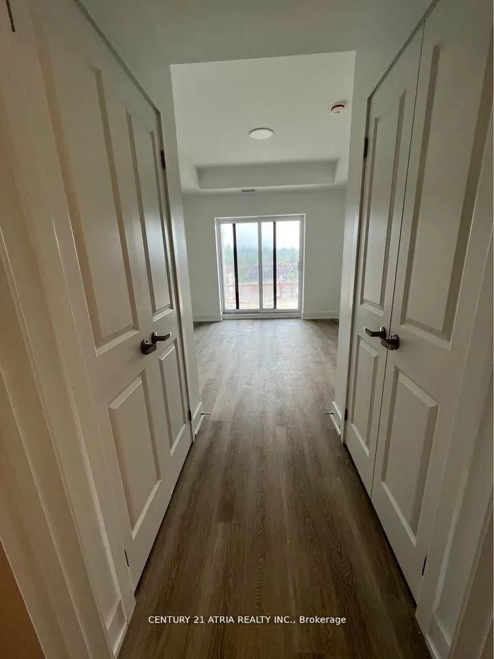 19A West Street N, #303