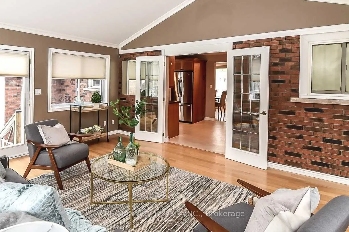 23 Woodsview Avenue