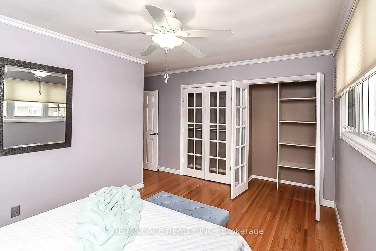 23 Woodsview Avenue