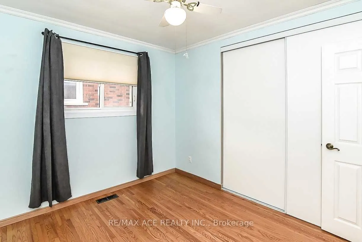 23 Woodsview Avenue