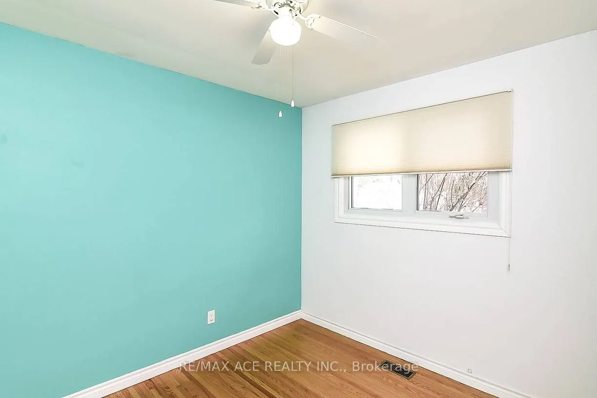 23 Woodsview Avenue