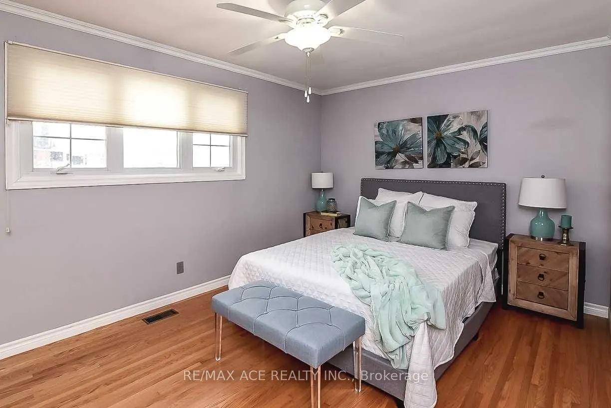 23 Woodsview Avenue