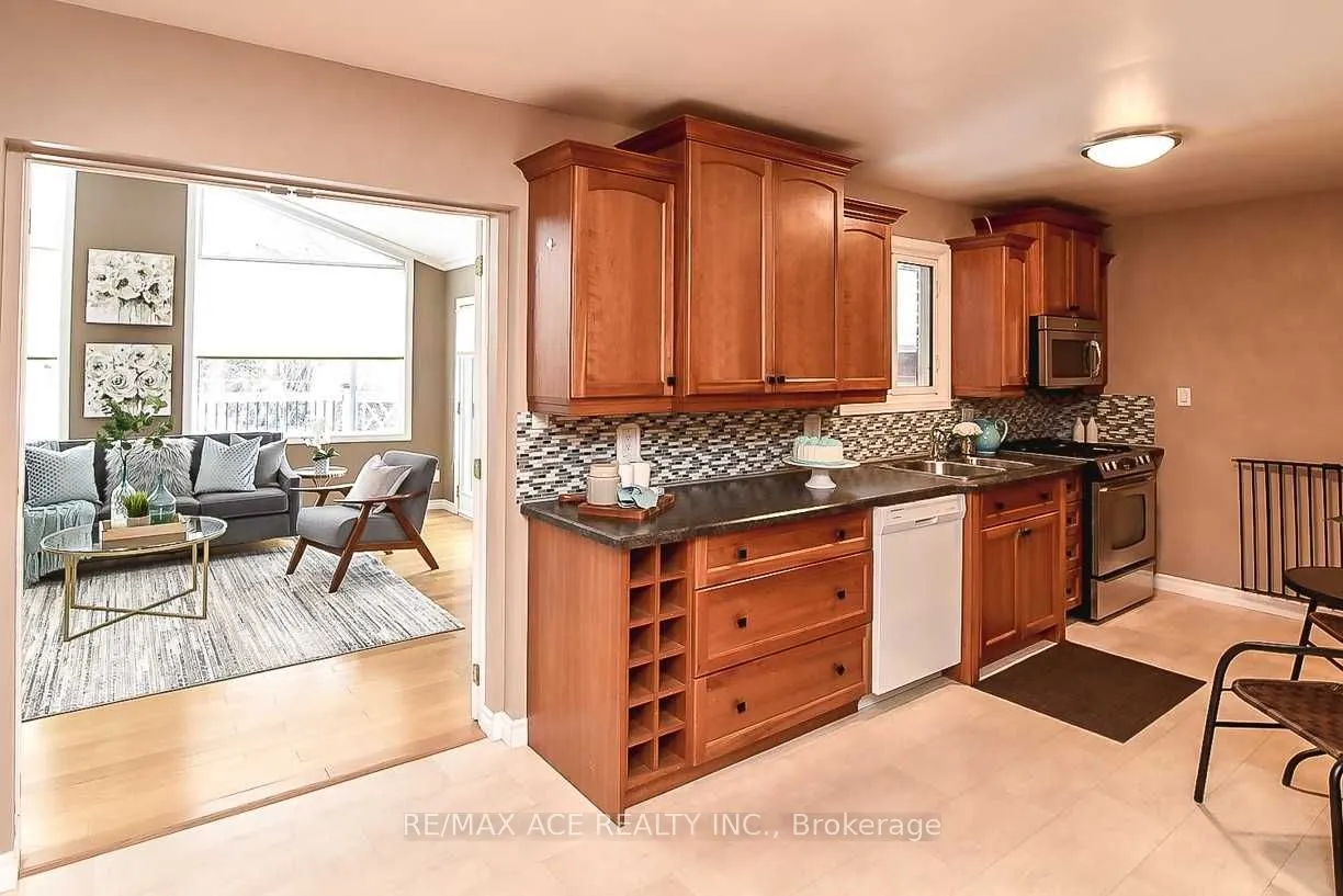 23 Woodsview Avenue