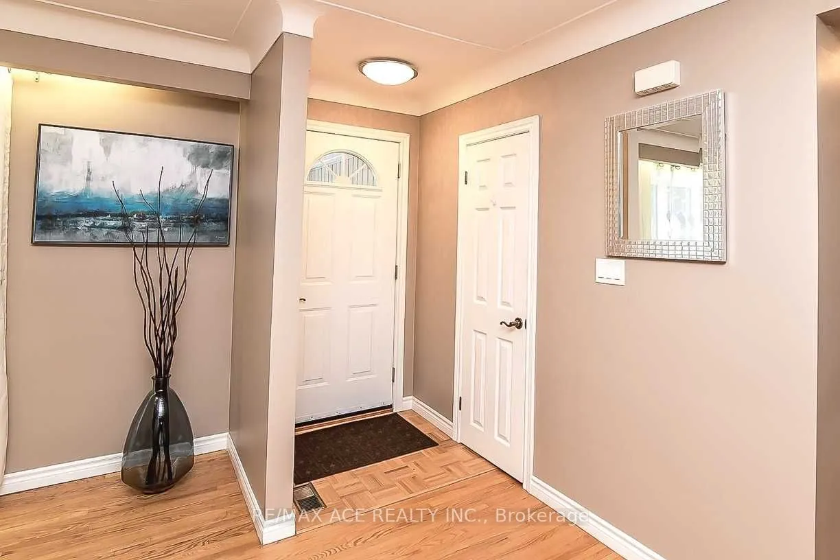 23 Woodsview Avenue