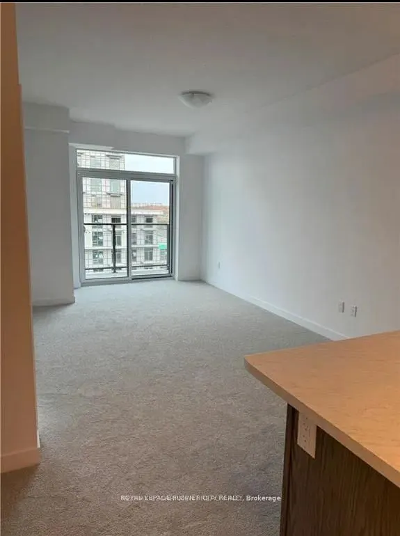 460 Dundas Street, #907