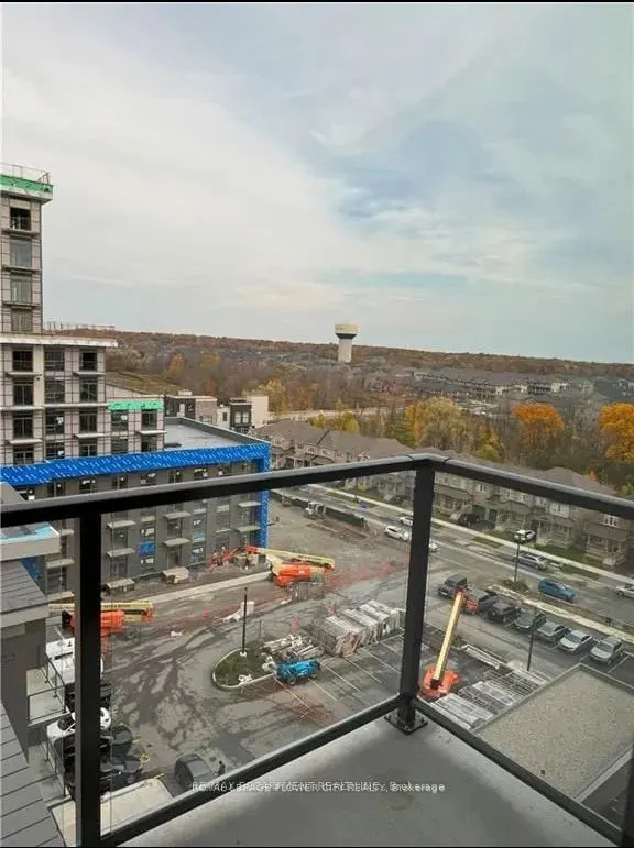 460 Dundas Street, #907