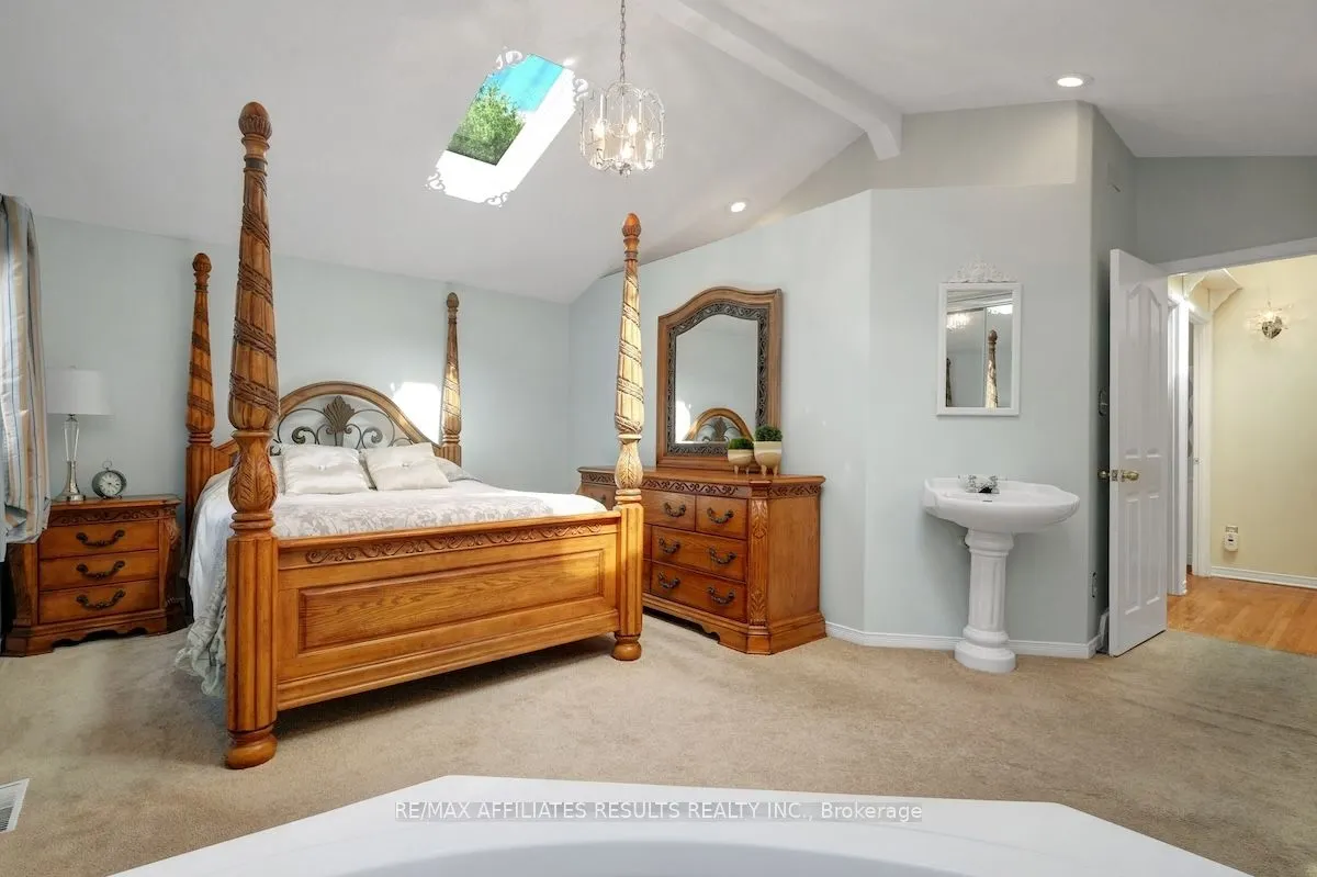 2 Wedgewood Crescent
