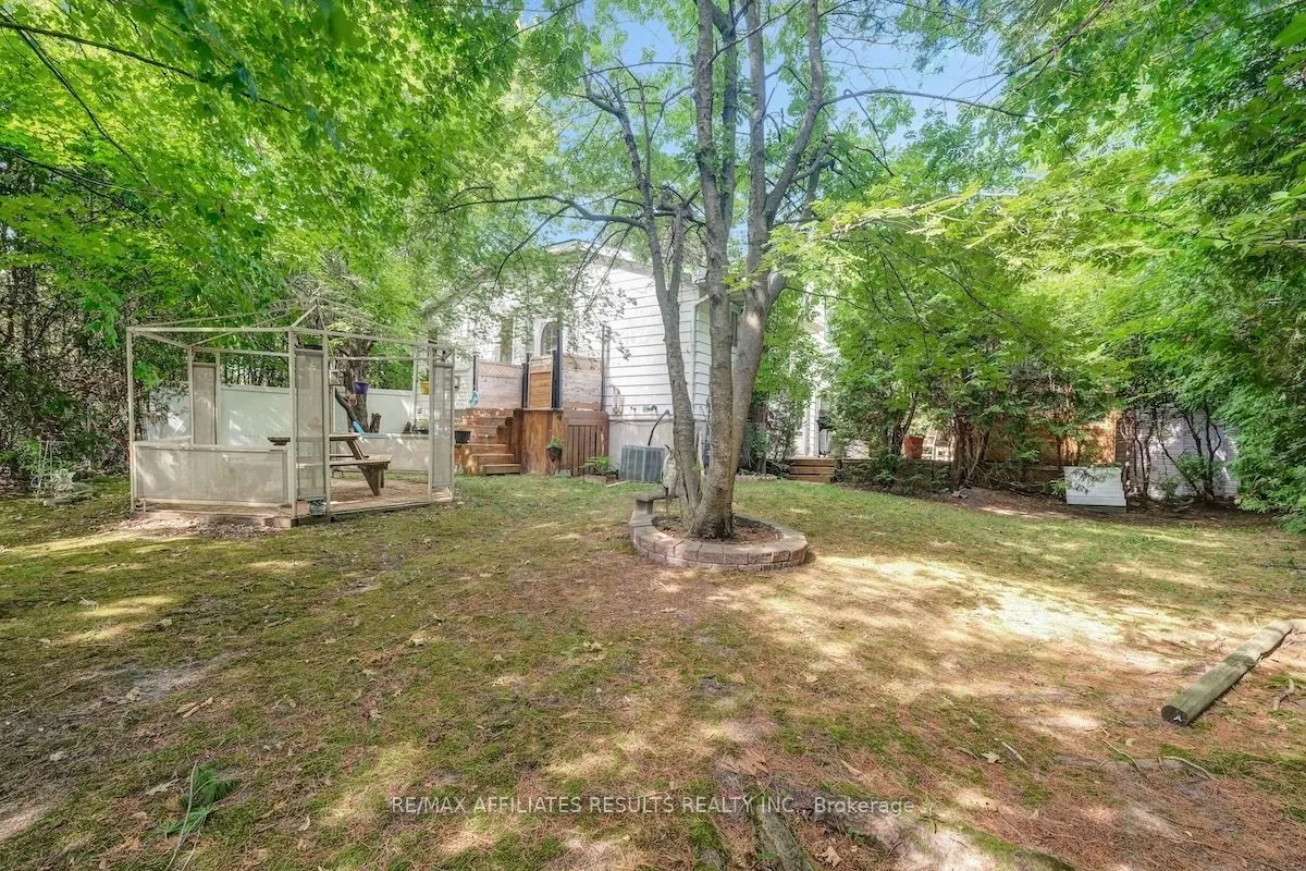 2 Wedgewood Crescent
