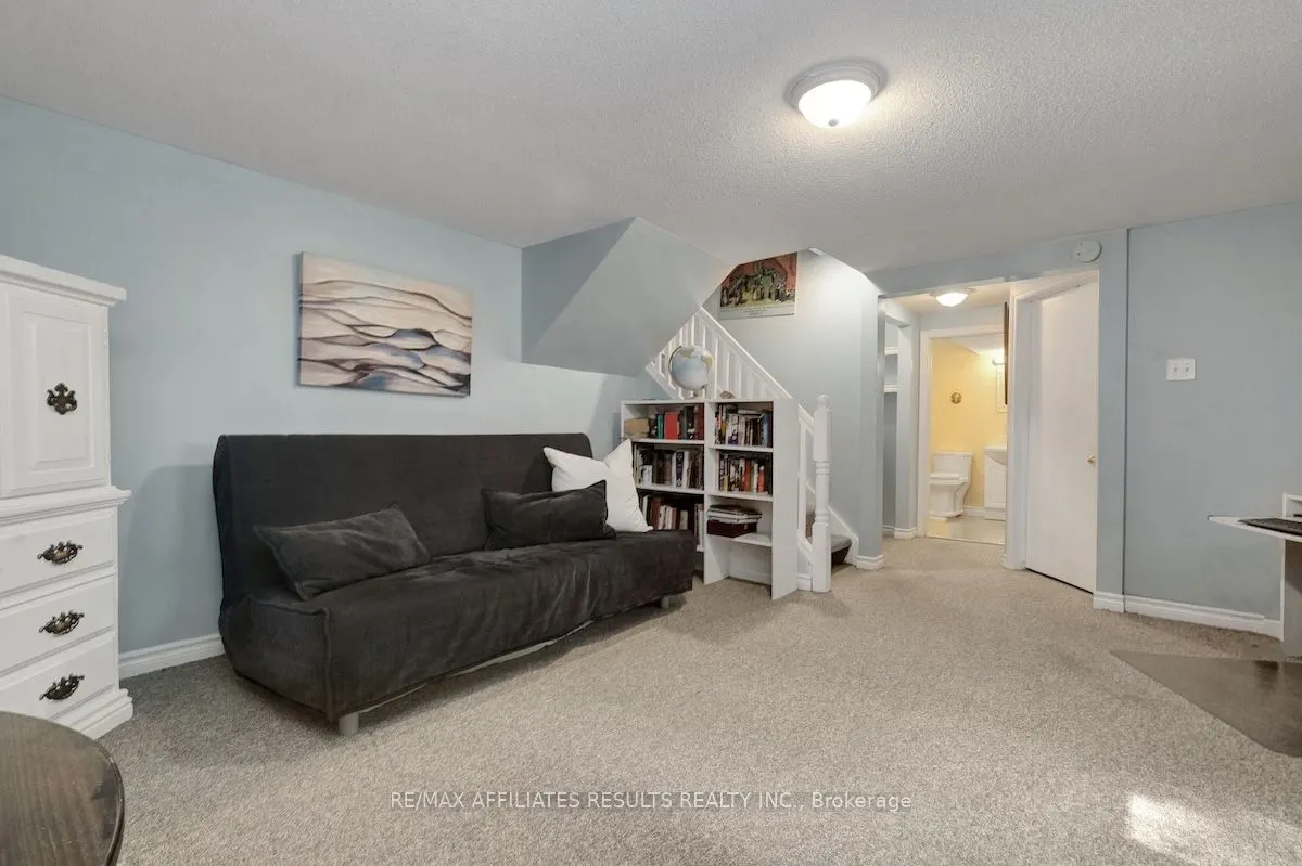 2 Wedgewood Crescent