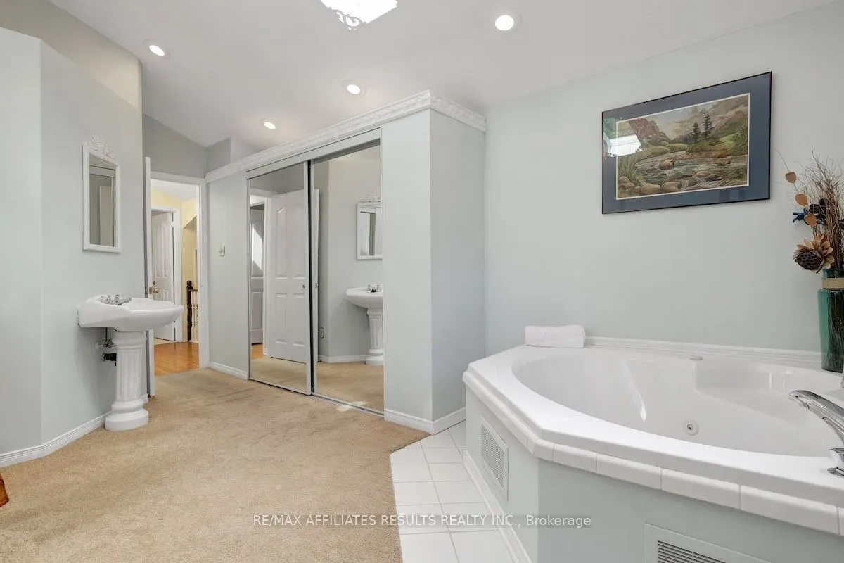 2 Wedgewood Crescent