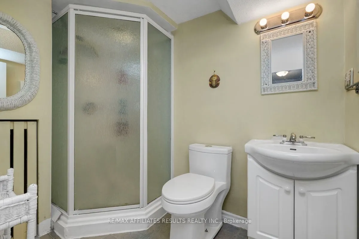 2 Wedgewood Crescent