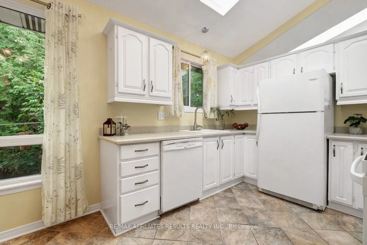 2 Wedgewood Crescent