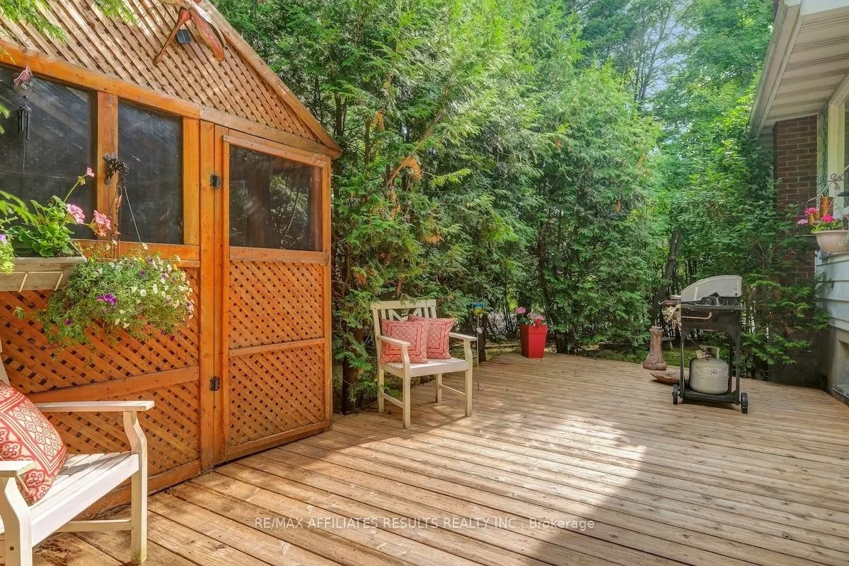 2 Wedgewood Crescent
