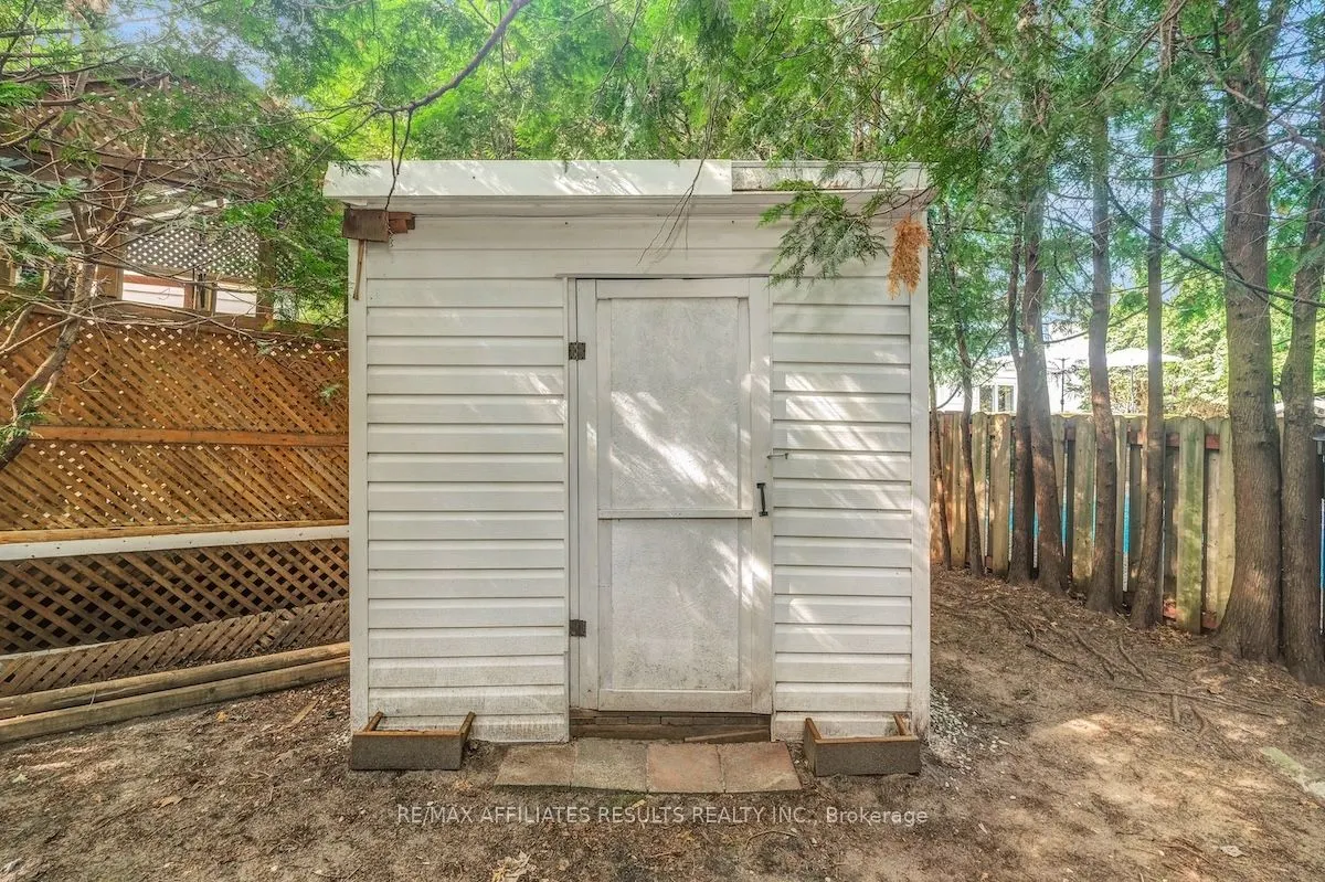 2 Wedgewood Crescent