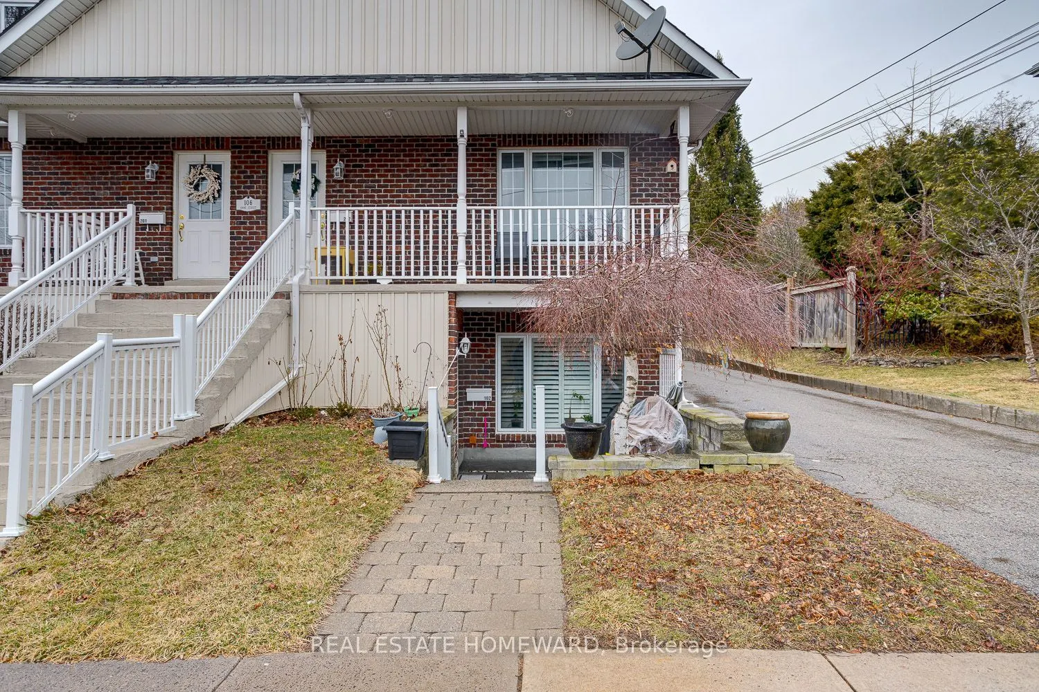 106 Anne Street, #102