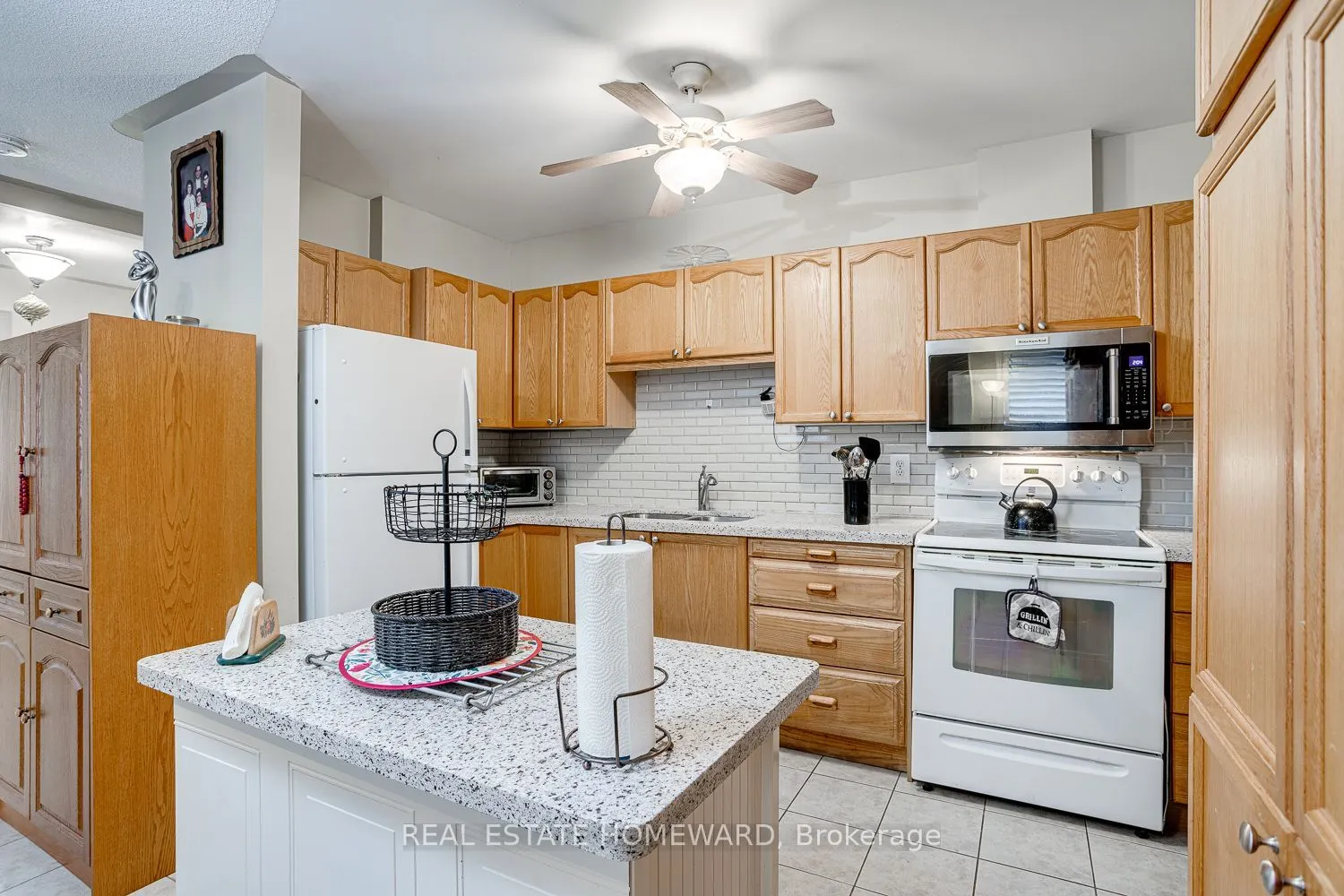 106 Anne Street, #102
