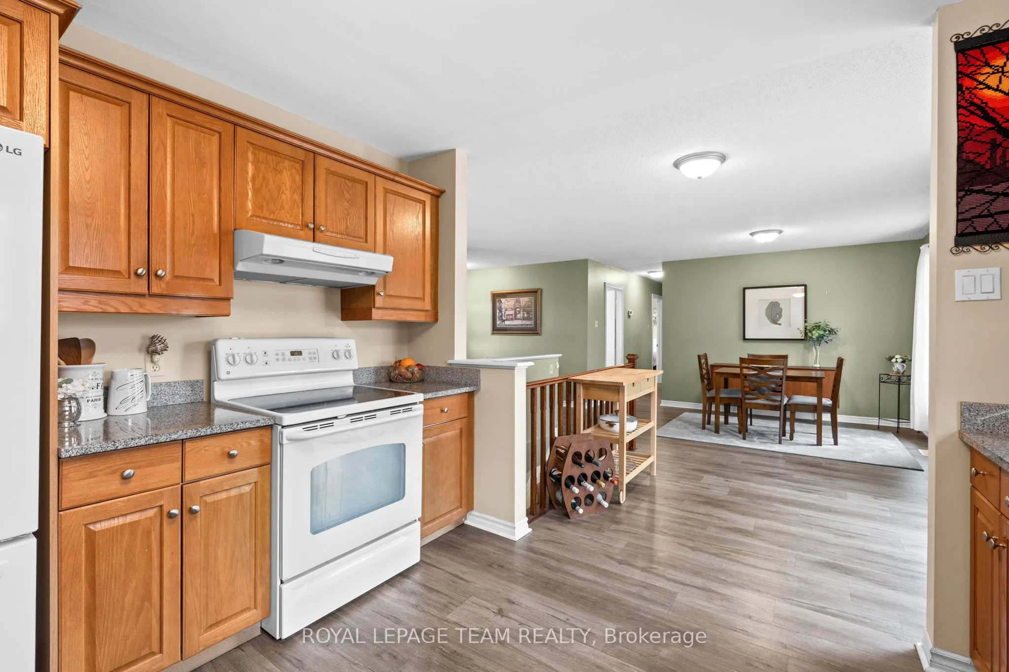 6481 Rideau Valley Drive N
