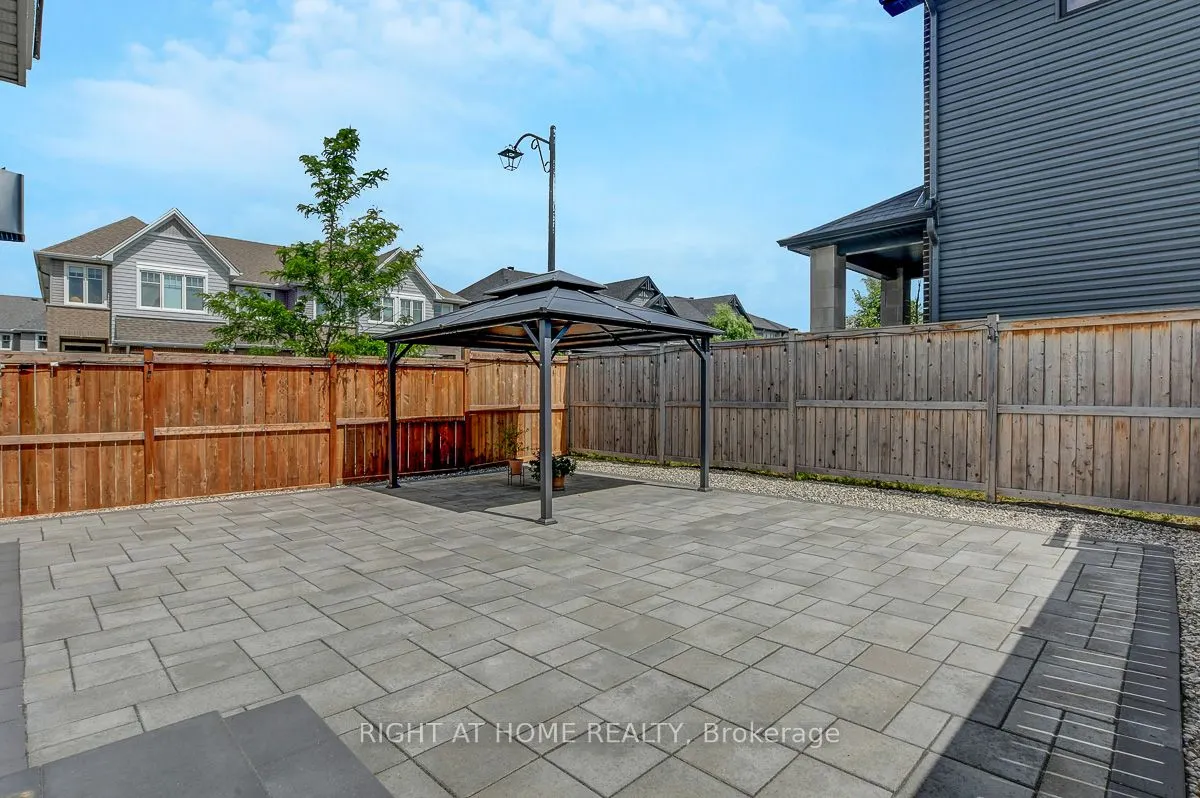 674 Putney Crescent