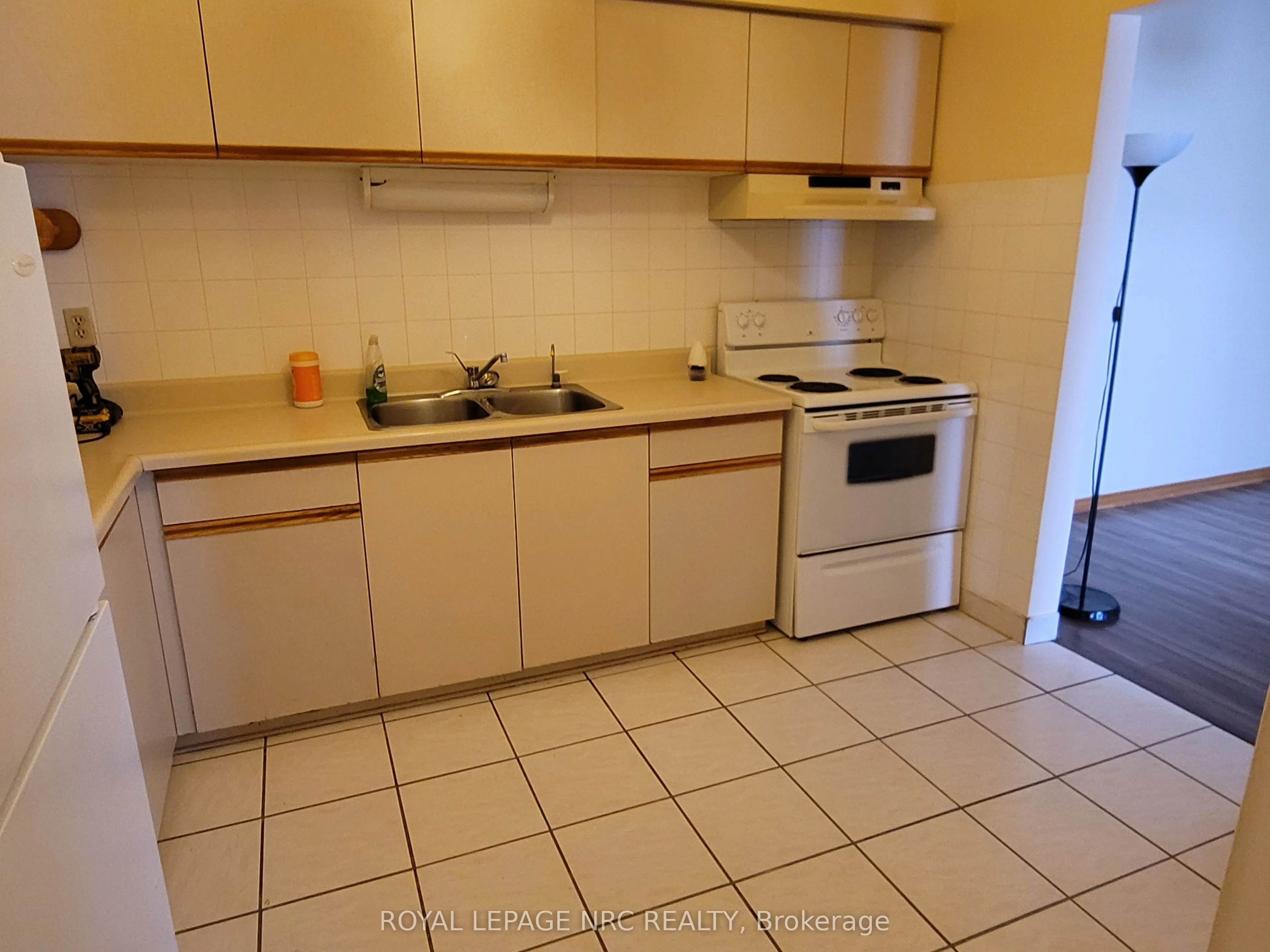 7116 MCLEOD Road, #101