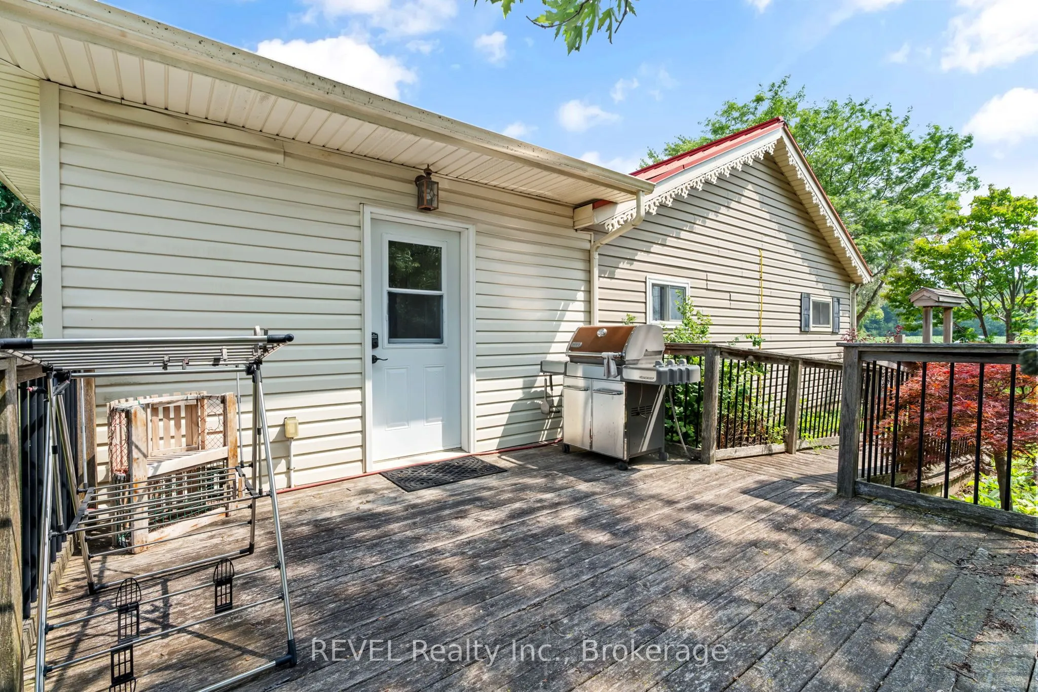 1555 Merrittville Highway