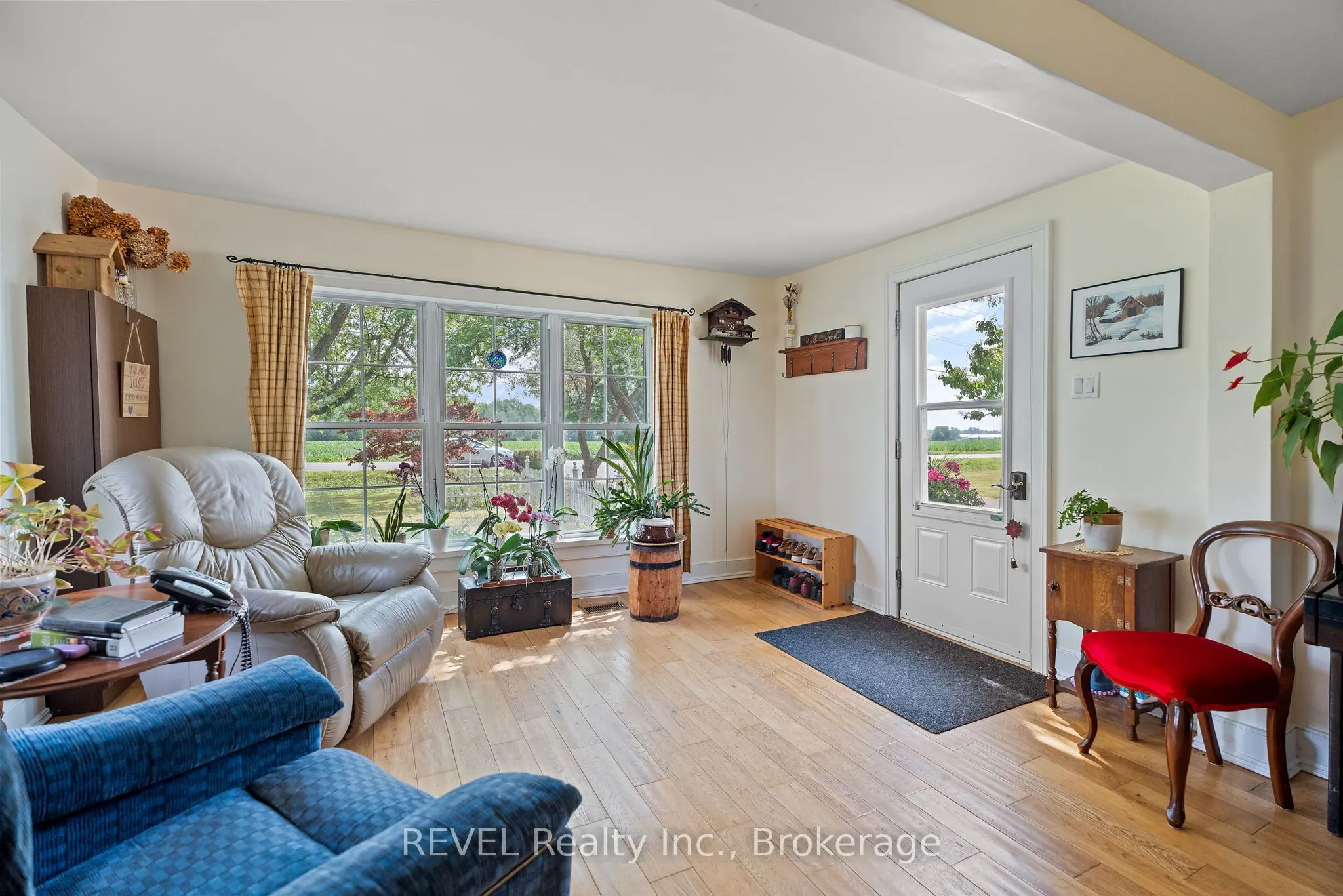 1555 Merrittville Highway