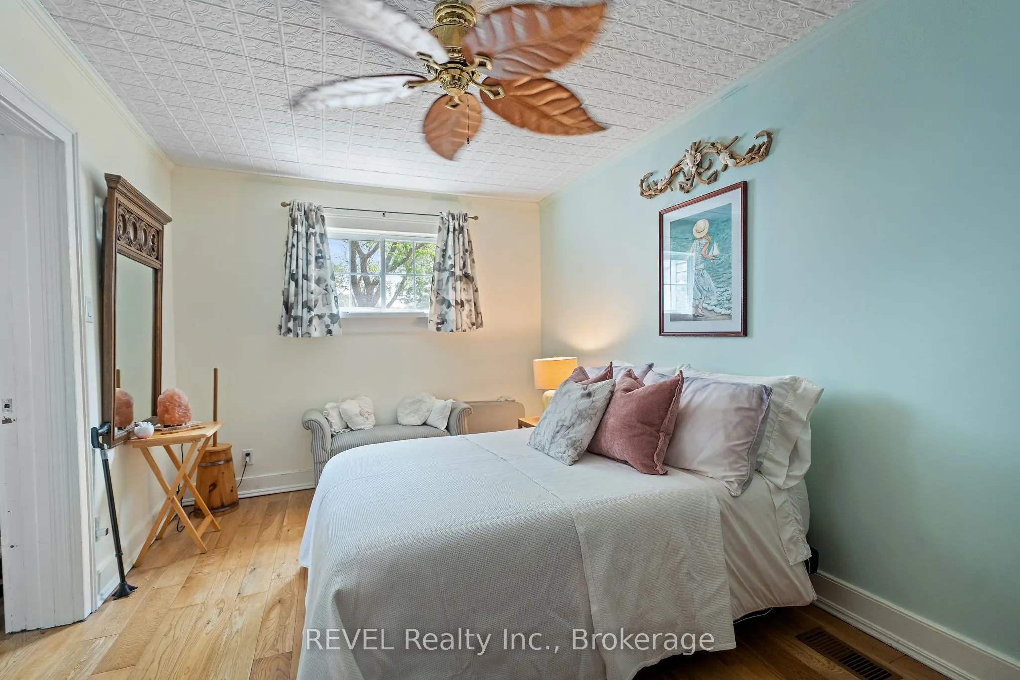 1555 Merrittville Highway