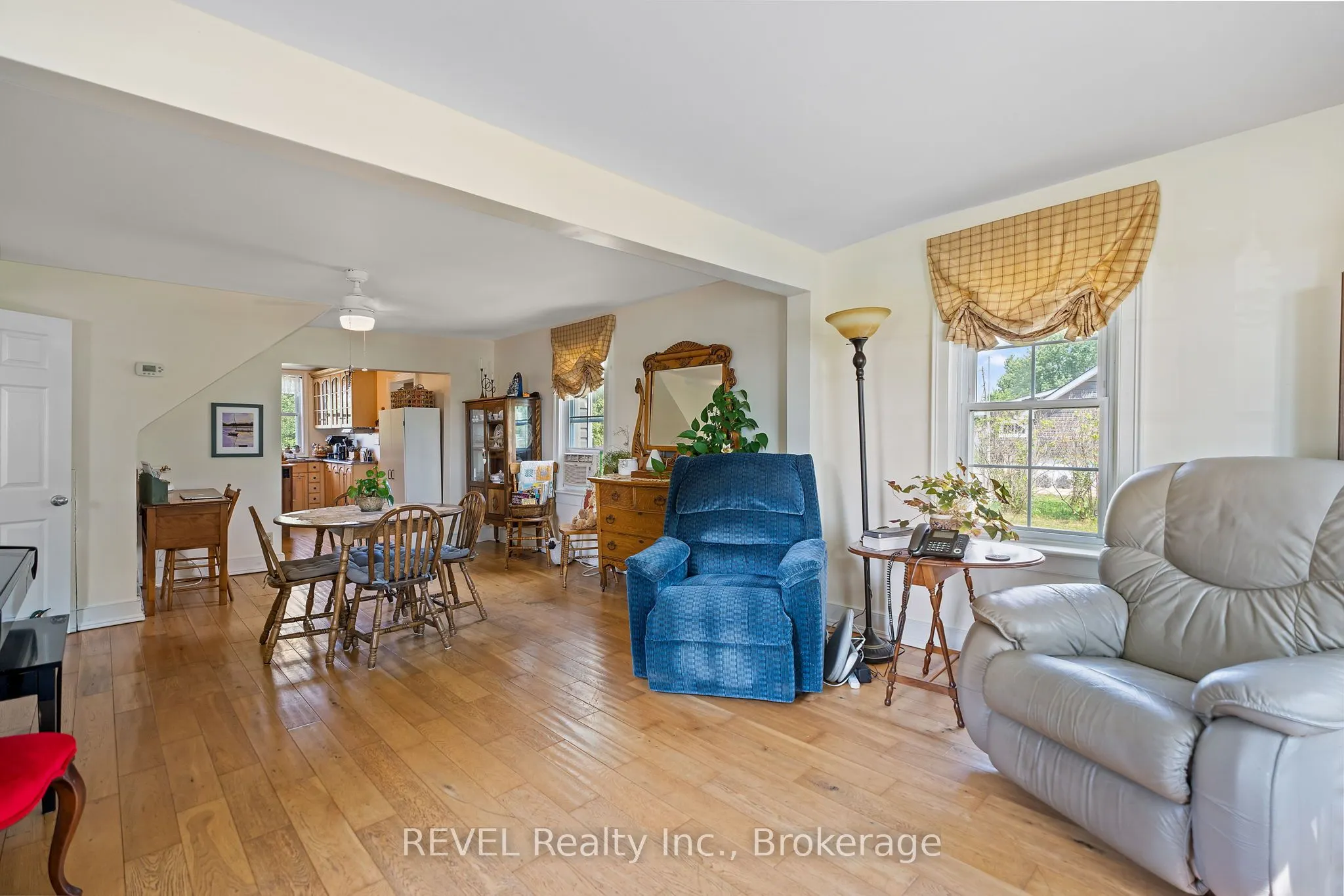 1555 Merrittville Highway